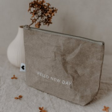 Eulenschnitt Paperbag Kosmetiktasche "Hello new day", grau
