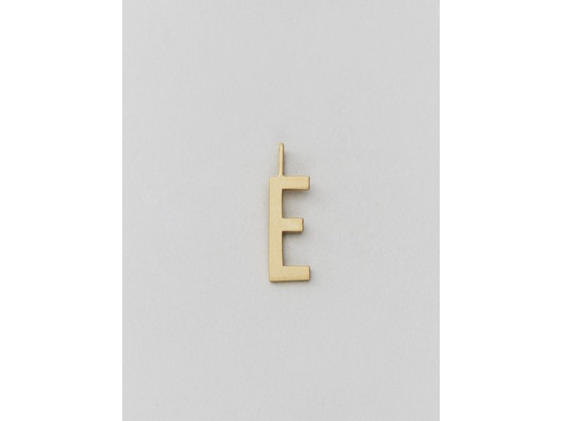 Design Letters Buchstabe Anhänger Archetyp 16mm, gold, E