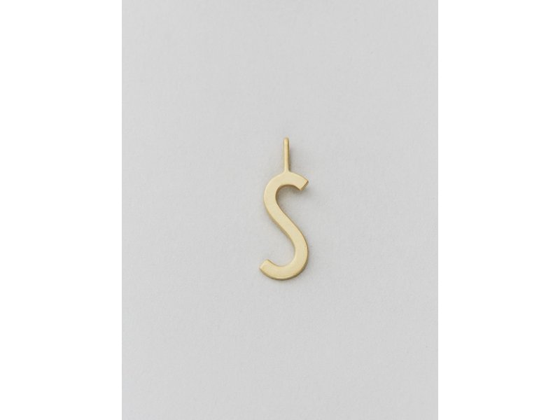 Design Letters Buchstabe Anhänger Archetyp 16mm, gold, S